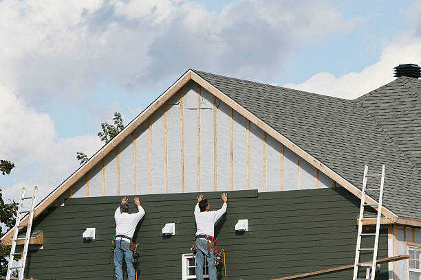 Professional Emergency Siding Repair technician working in Oaks, PA